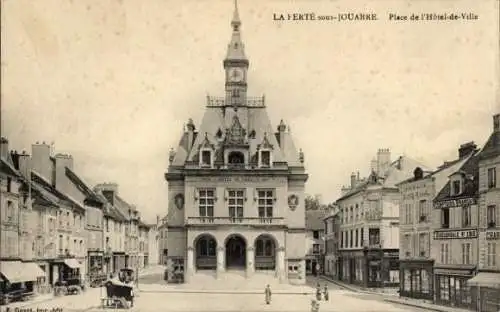 Ak La Ferté sous Jouarre Seine et Marne, Place de l'Hotel-de-Ville