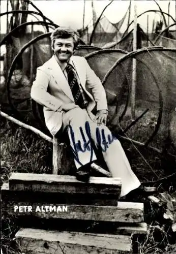 Ak Schauspieler Petr Altmann, Portrait, Autogramm, Fischernetze