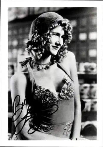 Ak Schauspielerin Laura Dern, Portrait, Autogramm, Kopfbedeckung