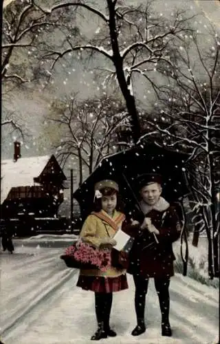 Ak Zwei Kinder unter einem Schirm, Blumenkorb, Schnee