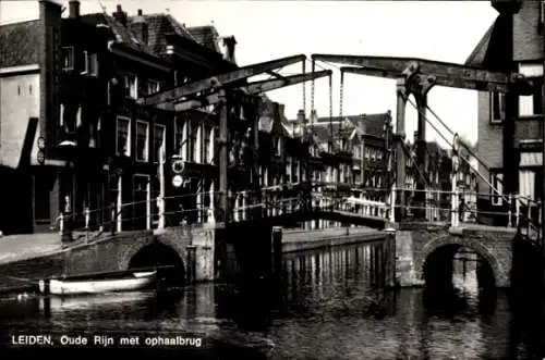 Ak Leiden Südholland Niederlande, Altrhein mit Zugbrücke
