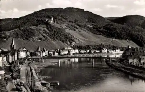 Ak Bernkastel Kues an der Mosel, Teilansicht, Burgruine Landshut