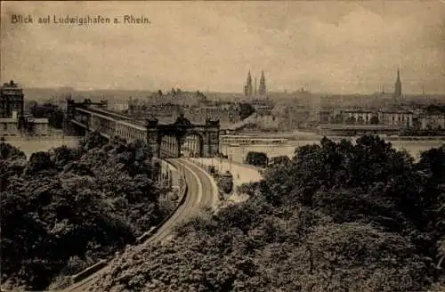 Ak Ludwigshafen am Rhein, Teilansicht, Brücke, Kirchtürme