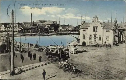 Ak Liepaja Libau Lettland, Straßenbahn, Arbeiterhaus