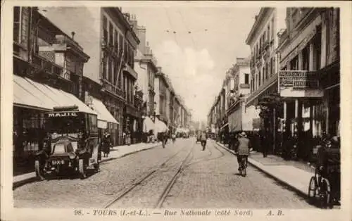 Ak Tours Indre et Loire, Rue Nationale, Nordseite