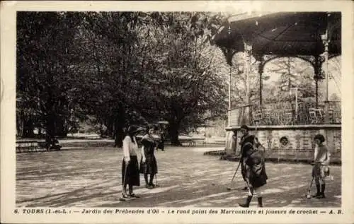 Ak Tours Indre et Loire, Jardin des Prebendes d'Oe, Le rond point des Marronniers, Crocket