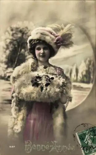 Ak Glückwunsch Neujahr, Frau mit Pelzstola und Muff