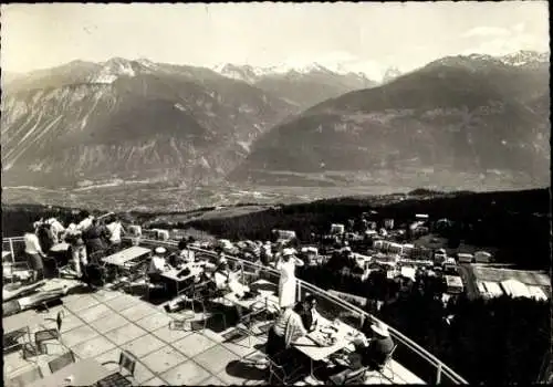 Ak Montana Vermala Kanton Wallis Schweiz, vue de la terrasse du Restaurant du Signal
