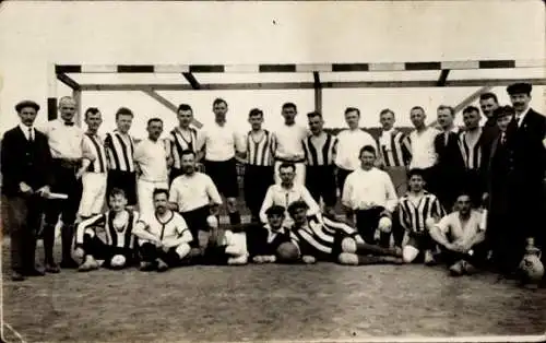 Foto Ak Dreieich in Hessen, Fußballmannschaft, Gruppenbild