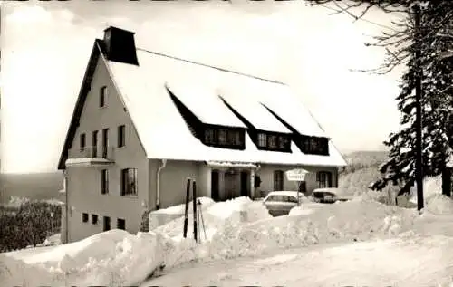 Ak Winterberg im Sauerland, Hotel Parkhaus, Winteransicht