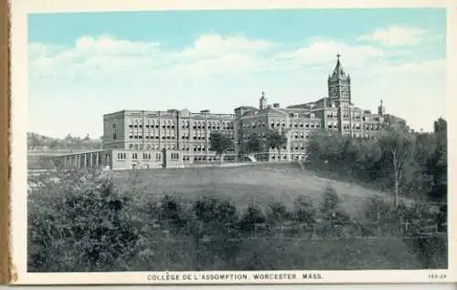 10 alte Ak Worcester Massachusetts USA, Die Assumption University, im passenden Heft