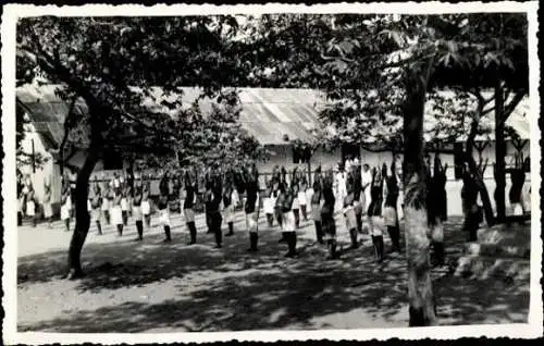 9 alte Fotos Kamerun, Schule in Bassa, diverse Ansichten