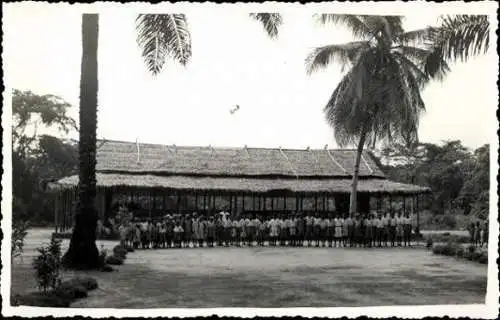 9 alte Fotos Kamerun, Schule in Bassa, diverse Ansichten