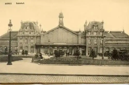 12 Ak Arras Pas de Calais im Leporello diverse Ansichten