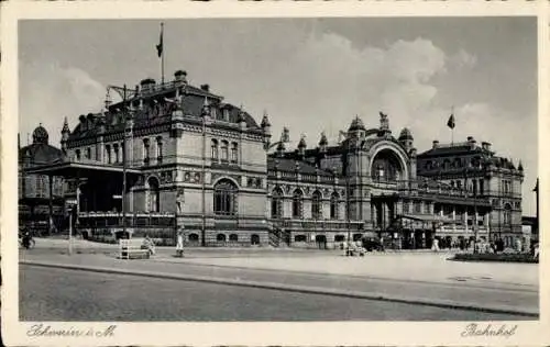 Ak Schwerin in Mecklenburg, Bahnhof