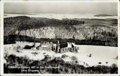 Ak Spaichingen in Württemberg, Dreifaltigkeitsberg, Luftaufnahme, Winter