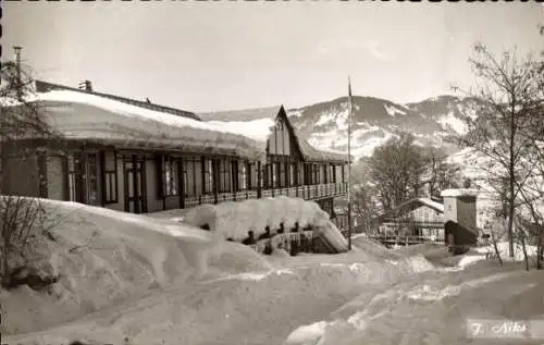 Ak Samoëns Haute Savoie, Chalet S. N. C. F., Winteransicht