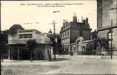 Ak Paris XX, Metrostation St-Fargeau und Eingang zur Feuerwache