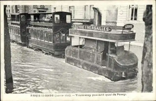 Ak Paris, Inondation, Januar 1910, Tramway passant quai de Passy, Straßenbahn