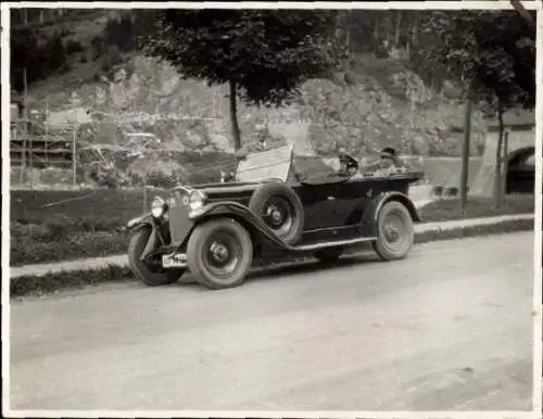 Foto Automobil auf einer Straße