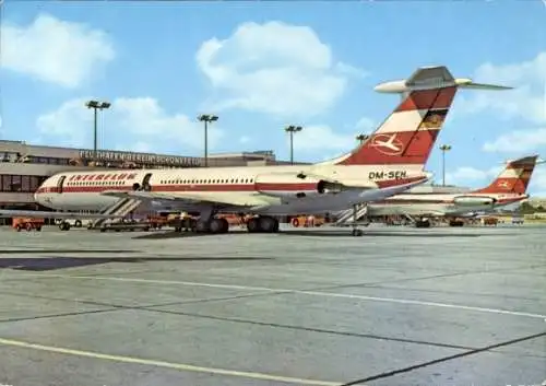 Ak Schönefeld bei Berlin, Flughafen, Passagierflugzeuge Interflug DM-SEK