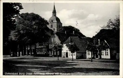 Ak Burg auf der Insel Fehmarn, Platz mit Kirche und Museum