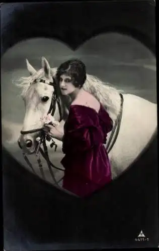 Ak Junge Frau und weißes Pferd, Zaumzeug