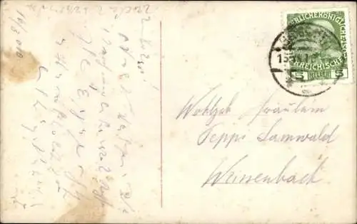 Ak Unterm Sonnenschirm, küssendes Liebespaar