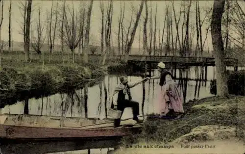 Ak Leben auf den Feldern, um das Wasser weiterzugeben