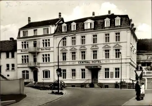 Ak Bad Salzschlirf in Hessen, Central-Hotel, Außenansicht, Auto