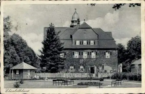 Ak Bad Nauheim, Elisabethhaus, Gartenanlage, Sitzgelegenheiten