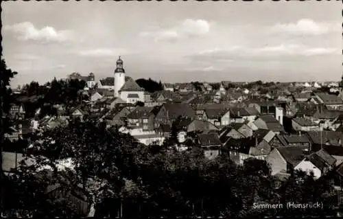 Ak Simmern im Hunsrück, Teilansicht, Kirchturm