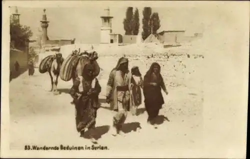 Foto Ak Syrien, Wandernde Beduinen, Kamele