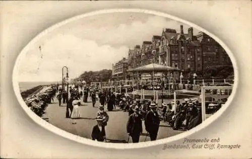 Passepartout Ak Ramsgate Kent England, Promenade und Musikpavillon, East Cliff