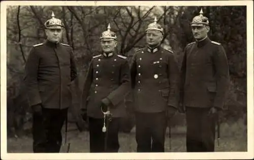 Foto Ak Deutsche Heerführer in Uniformen, Pickelhaube, Portrait