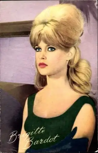 Ak Schauspielerin Brigitte Bardot, Portrait