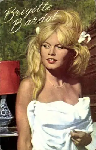 Ak Schauspielerin Brigitte Bardot, Portrait