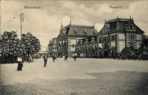 Ak Düsseldorf am Rhein, Bahnhof, Pferdekutschen