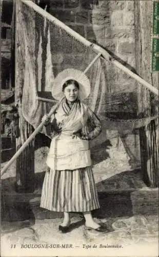 Ak Boulogne sur Mer Pas de Calais, Junge Frau in Tracht, Fischernetz