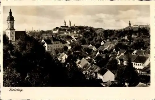 Ak Freising in Oberbayern, Teilansicht vom Ort, Vogelschau, Domberg u. Kirche, Pfarrkirche St. Georg