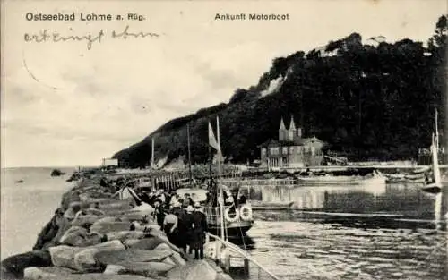 Ak Lohme auf Rügen, Ankunft Motorboote