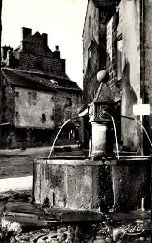 Ak Besse en Chandesse Besse et Saint Anastaise Puy de Dôme, Marktplatz, Brunnen