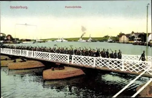 Ak Sønderborg Sonderburg Dänemark, Hafen, Pontonbrücke, Soldaten