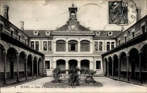 Ak Flers Orne, Cour d'Honneur du College