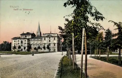 Ak Sowjetsk Tilsit Ostpreußen, Platz, Stadttheater