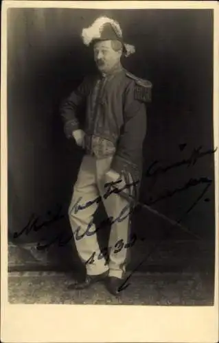 Ak Schauspieler Richard Waldemar, Portrait, Kostüm, Autogramm