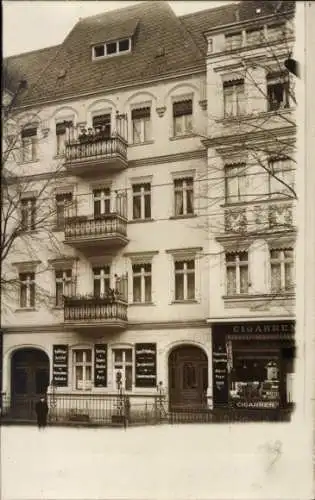 Foto Ak Berlin Schöneberg Friedenau, Wohnhaus Kaiserallee 108, Zigarrengeschäft Albert Peper