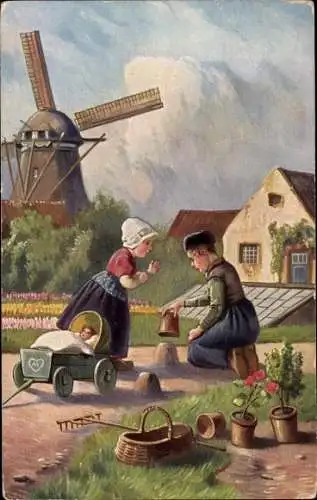 Ak Niederlande, Junge und Mädchen in Trachten, Windmühle, Gärtnerei, Blumenfeld