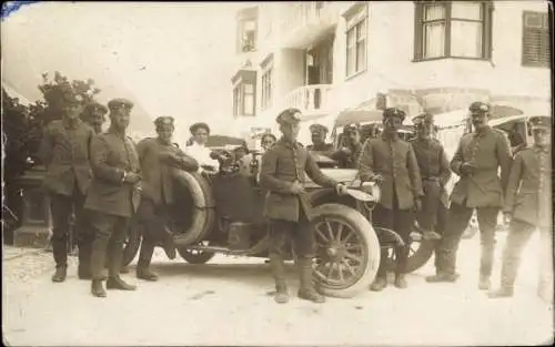 Foto Ak Deutsche Soldaten in Uniformen, Automobil, Kraftwagen-Kolonne 15, I WK