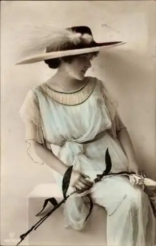 Ak Portrait einer Frau mit Hut